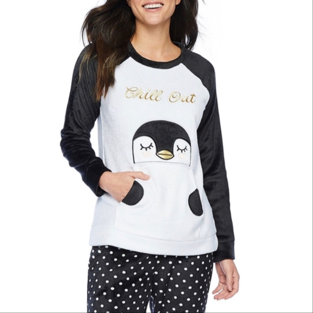 NWT Peace Love and Dreams fuzzy penguin sweatshirt